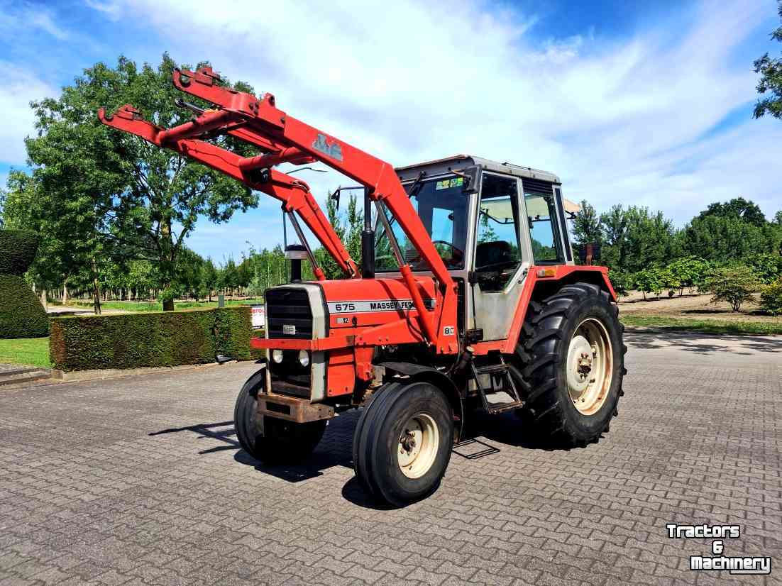 Tracteur Massey Ferguson 675