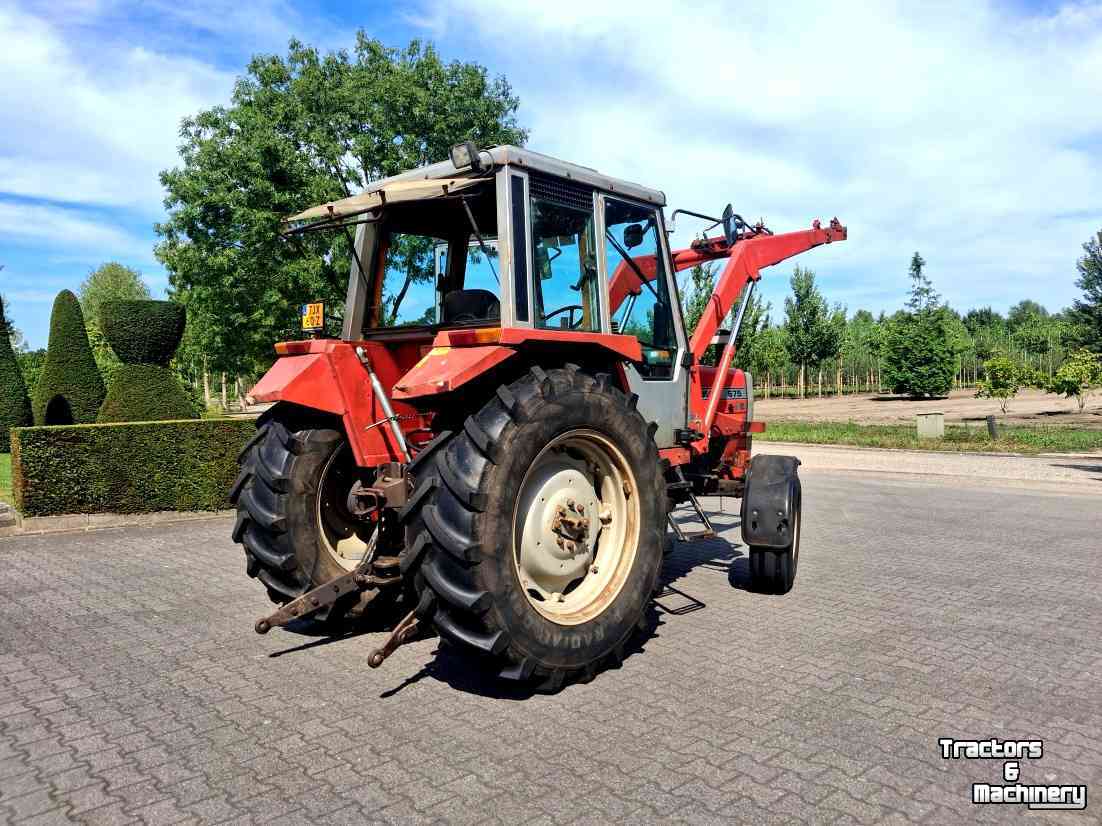 Tracteur Massey Ferguson 675