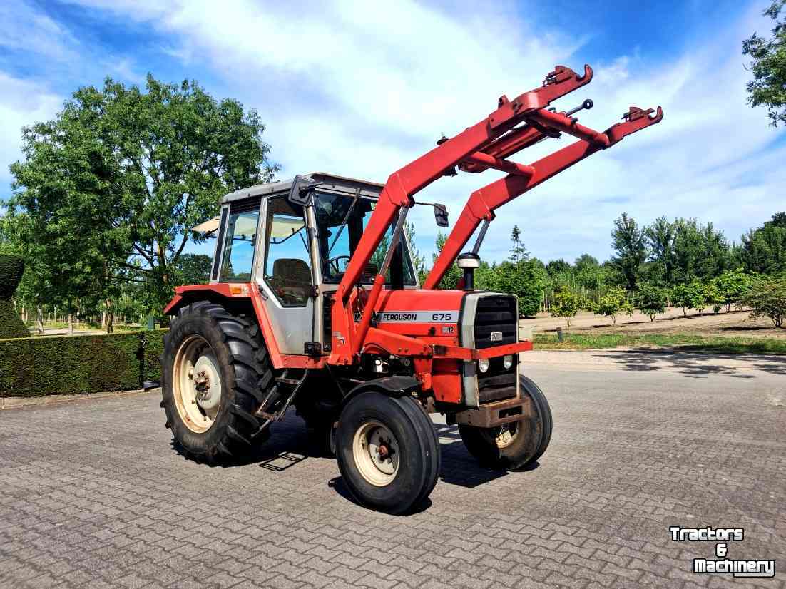 Tracteur Massey Ferguson 675