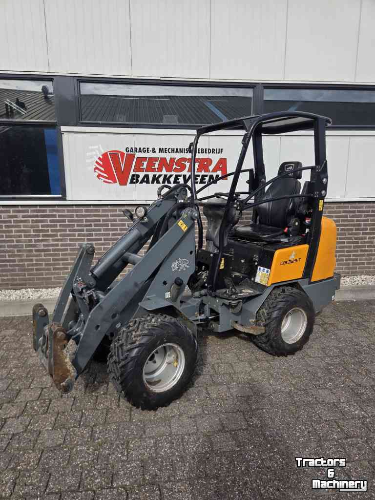 Chargeuse sur pneus Giant D332ST