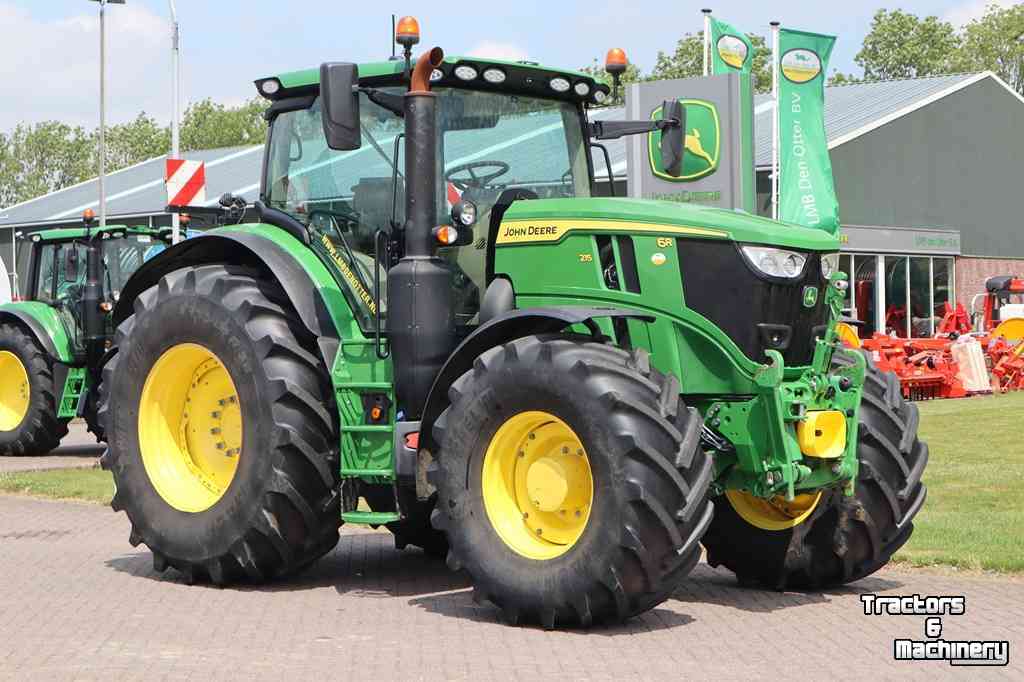 Tracteur John Deere 6R 215