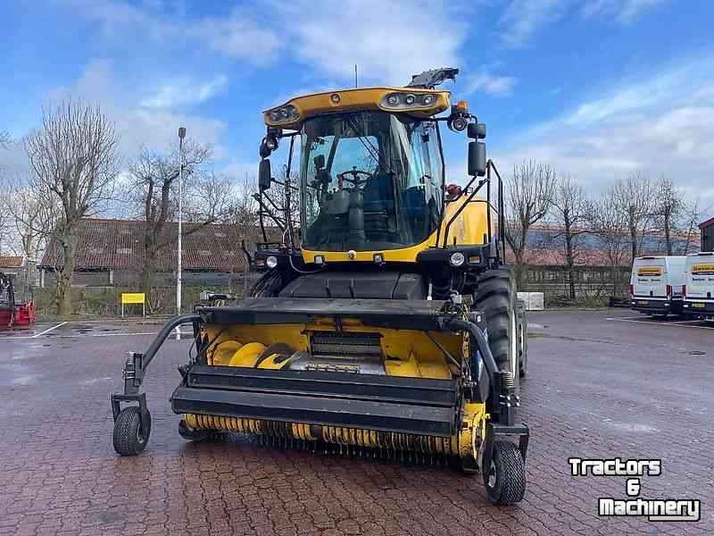 Ensileuse automotrice New Holland FR 9060