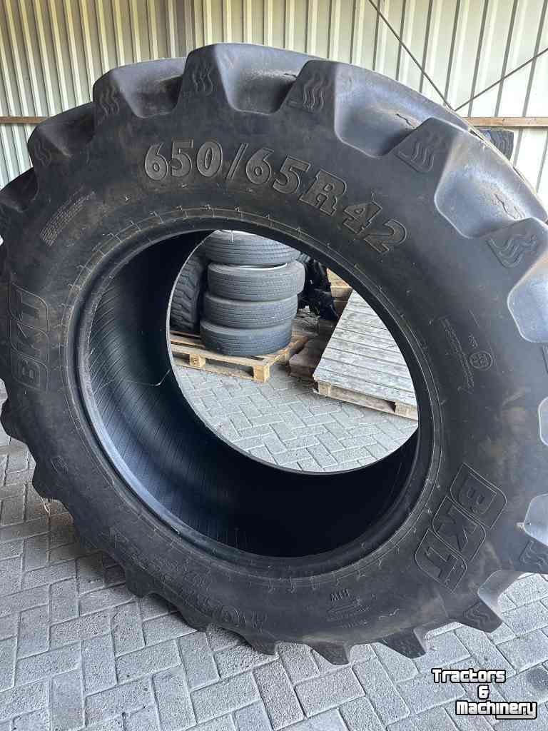 Roues, Pneus, Jantes, Barillets Jumelage BKT 650/65R42
