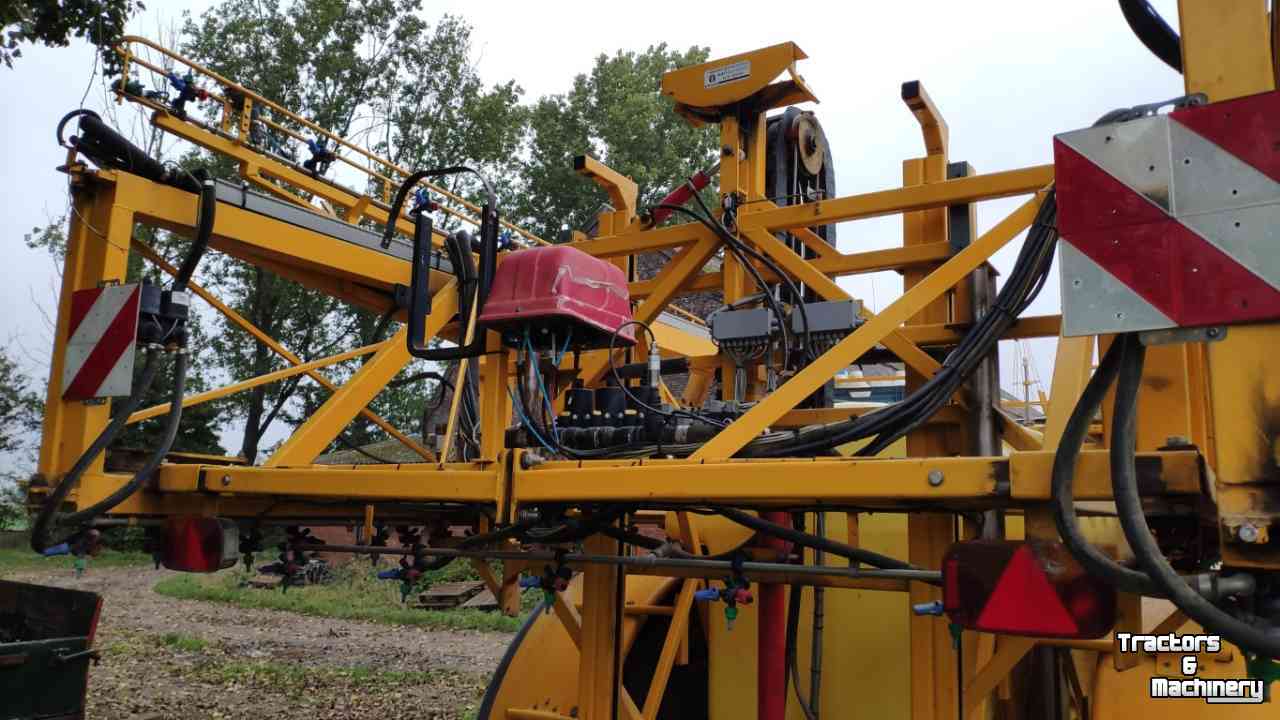 Pulvérisateur trainé Dubex Mentor 4000ltr 40mtr