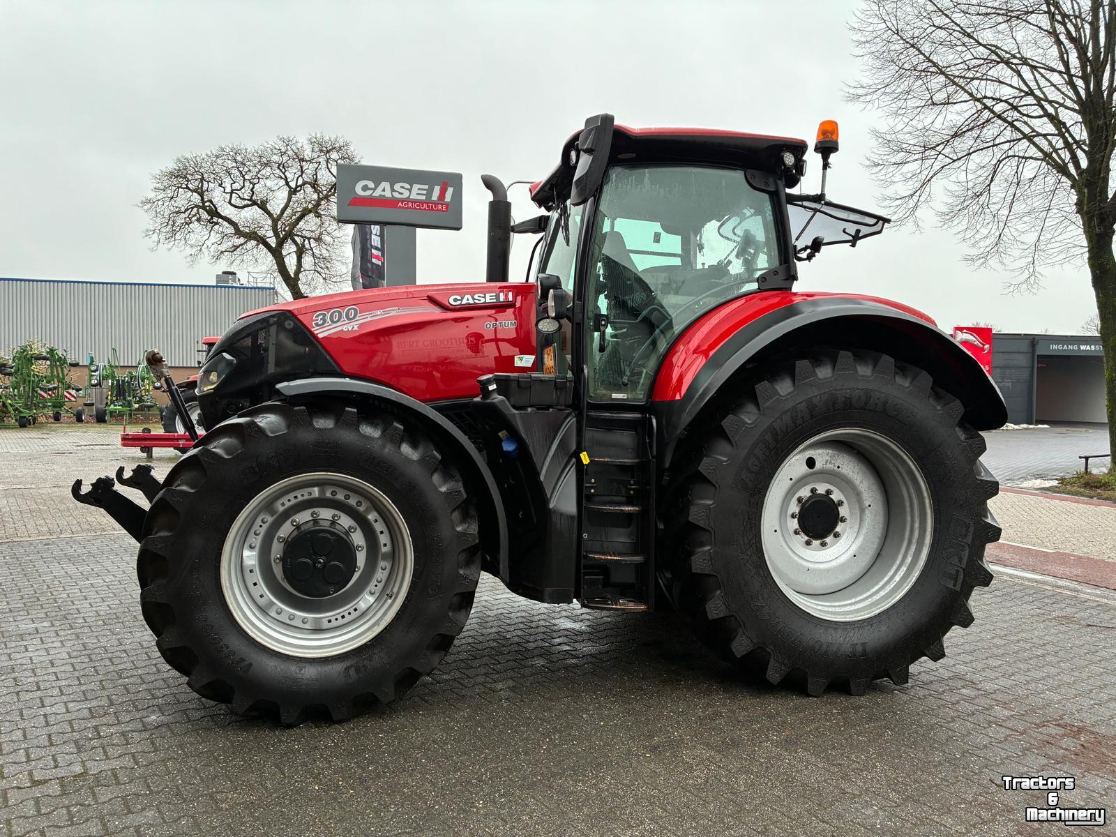 Tracteur Case 300CVX