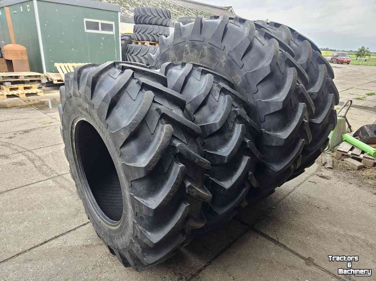 Roues, Pneus, Jantes, Barillets Jumelage Michelin 20.8R38 en 16.9R28 Agribib. 35 mm