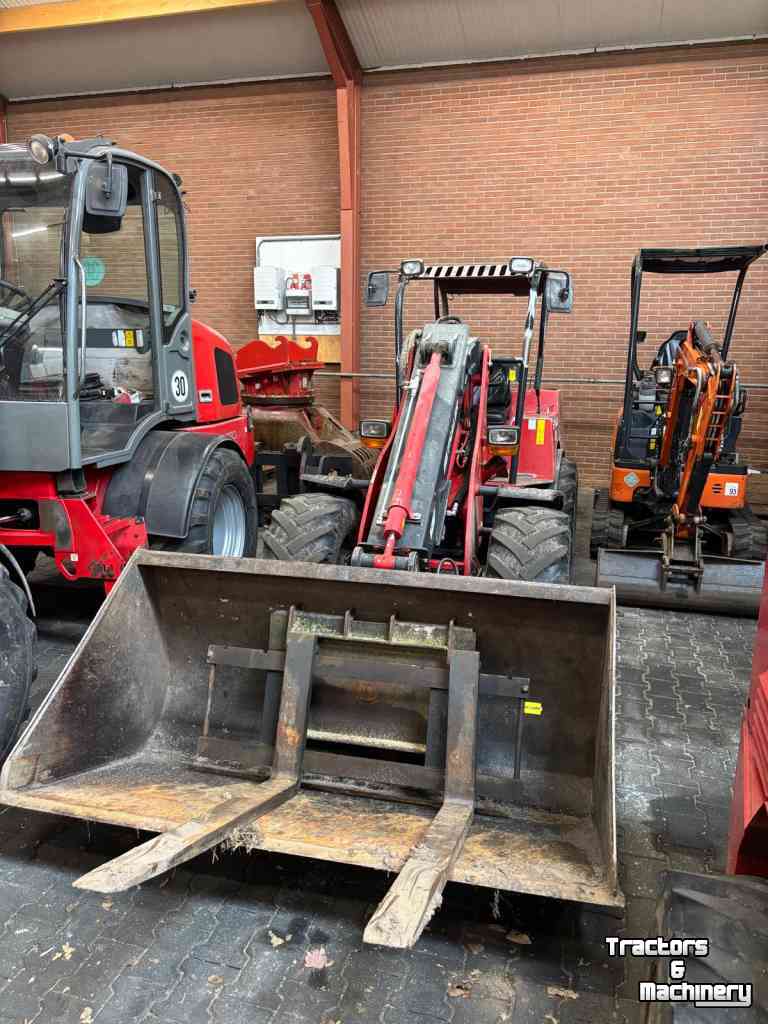 Chargeuse sur pneus Thaler 4061 TA Kniklader