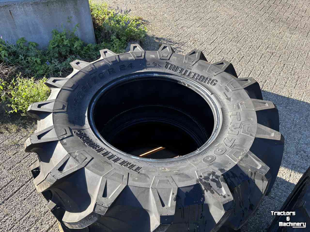 Roues, Pneus, Jantes, Barillets Jumelage Trelleborg 420/70R24 & 280/70R18 Demontage