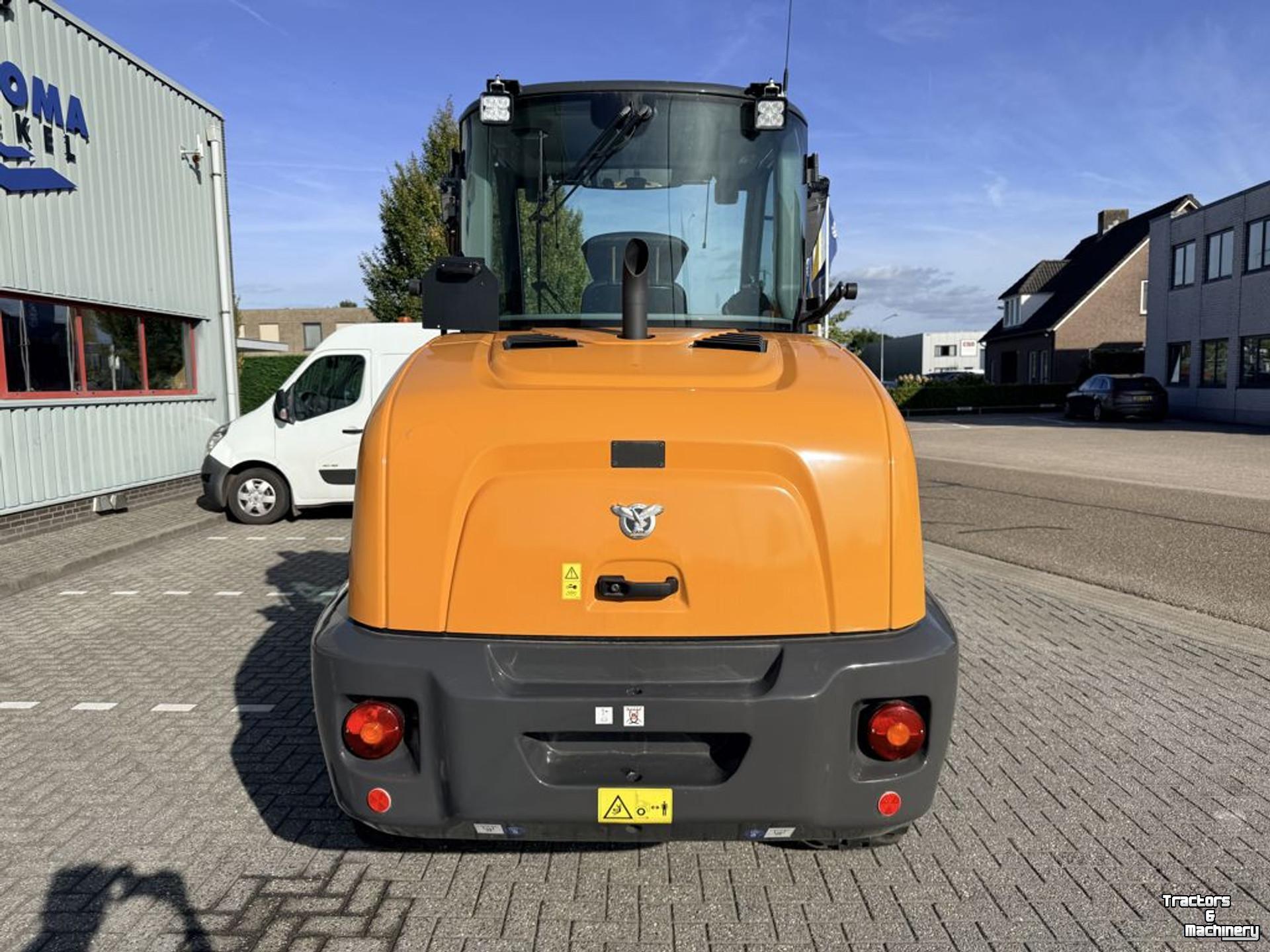 Chargeuse sur pneus Case 321F Stage V Wiellader
