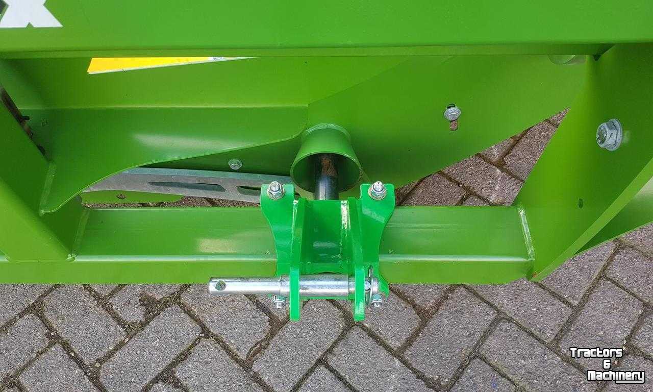 Dérouleuse de balle AGM Hustler SL360XL Balenafwikkelaar Bale Unroller