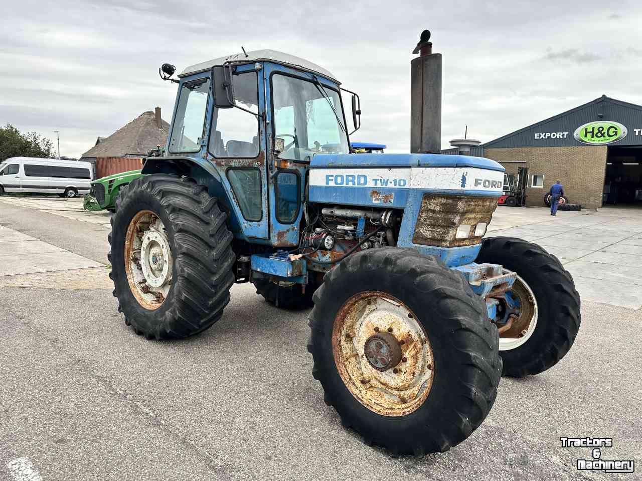 Tracteur Ford TW-10