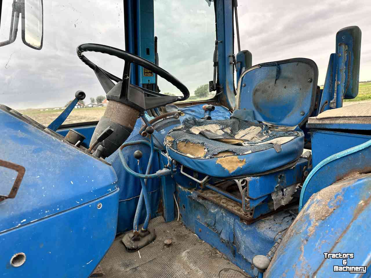 Tracteur Ford TW-10