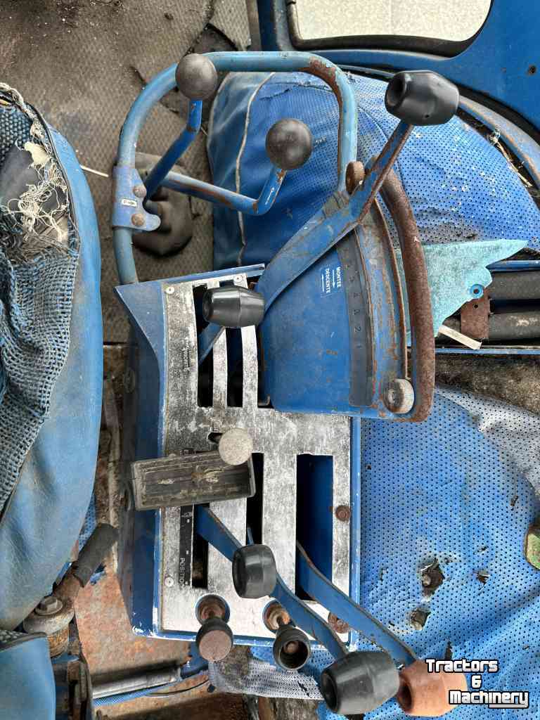 Tracteur Ford TW-10