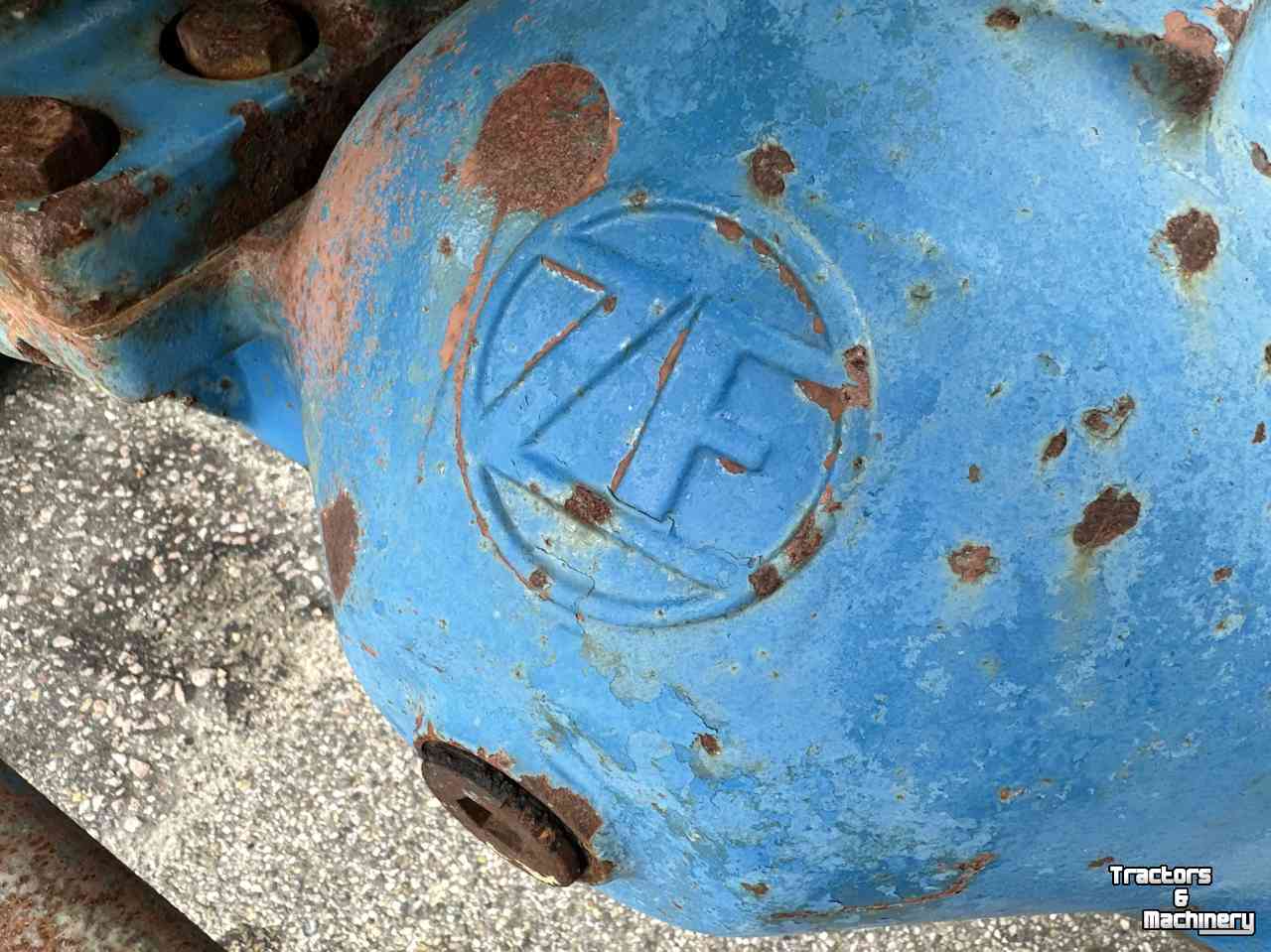 Tracteur Ford TW-10