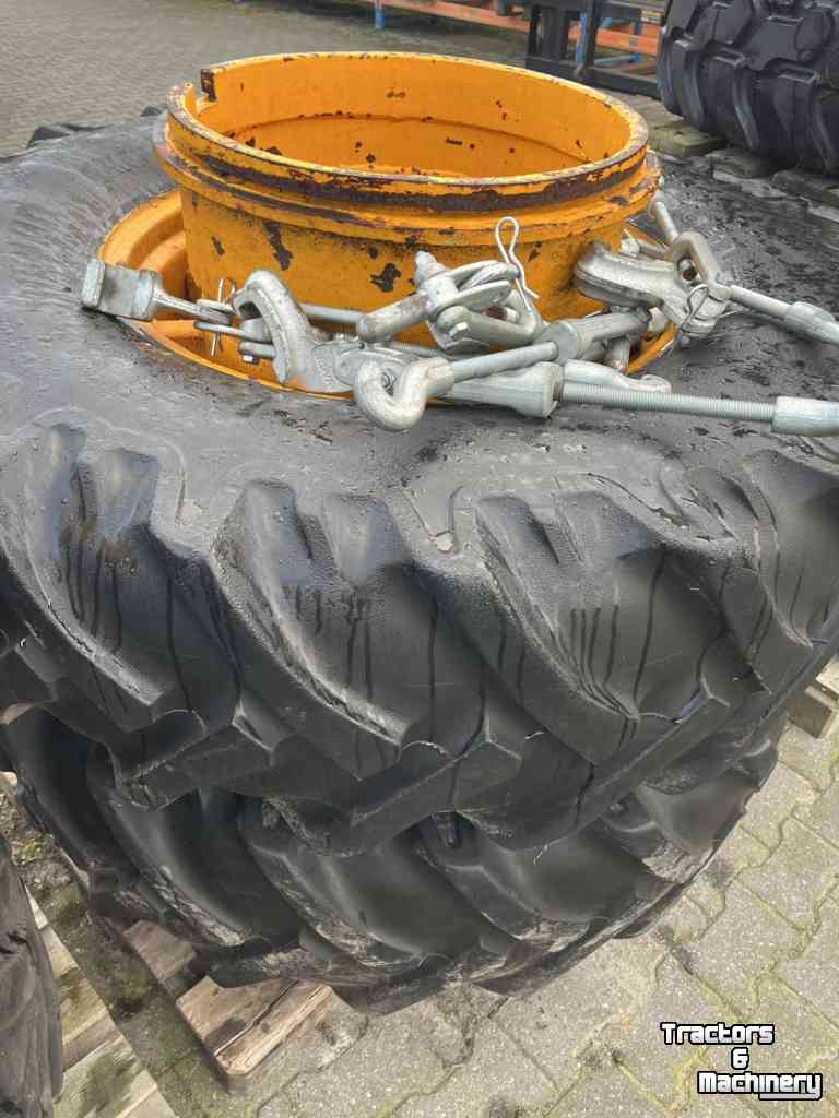 Roues, Pneus, Jantes, Barillets Jumelage  16.9R28 naast 20.5R25