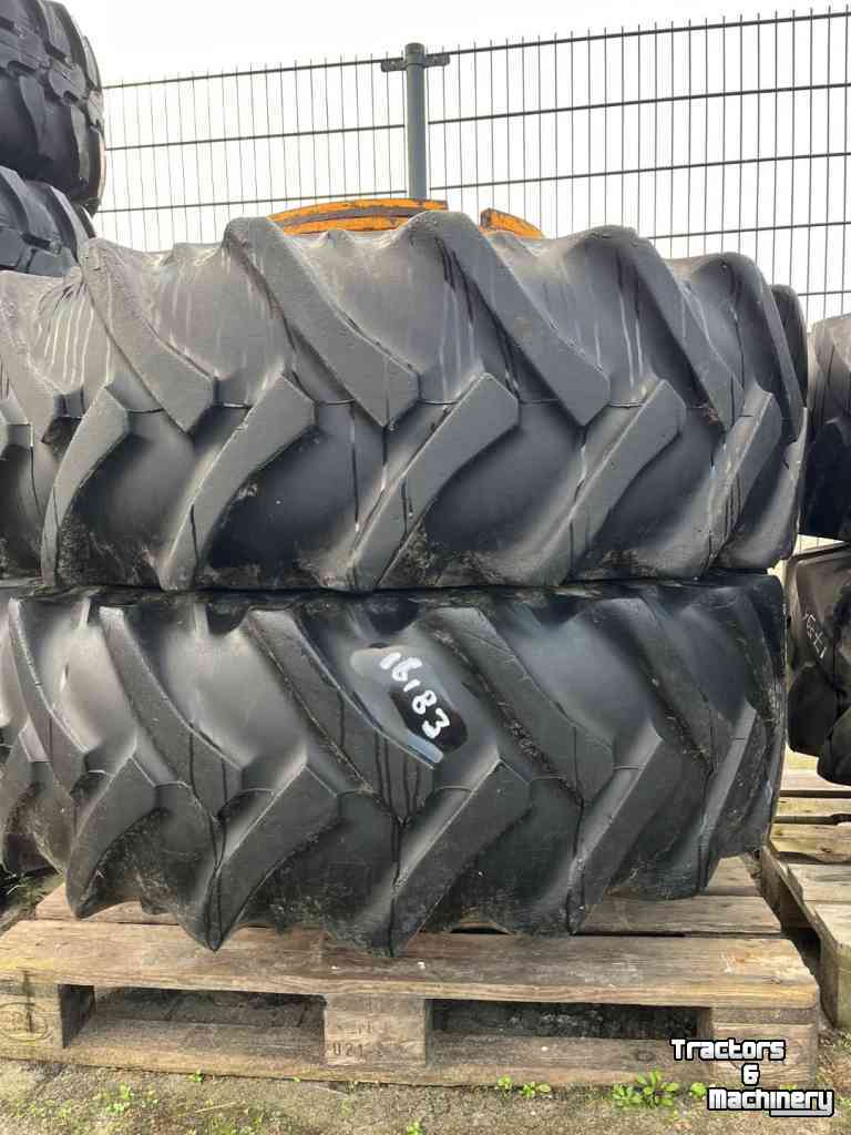 Roues, Pneus, Jantes, Barillets Jumelage  16.9R28 naast 20.5R25