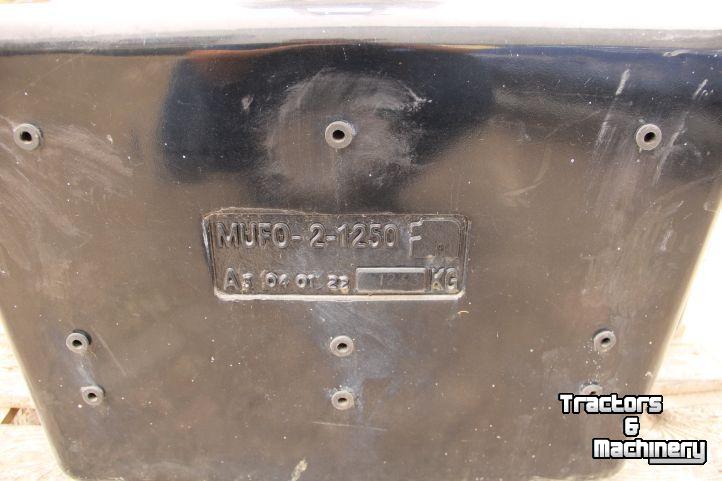Poids frontaux  Frontgewicht Mufo-2 1250 kg  cat II