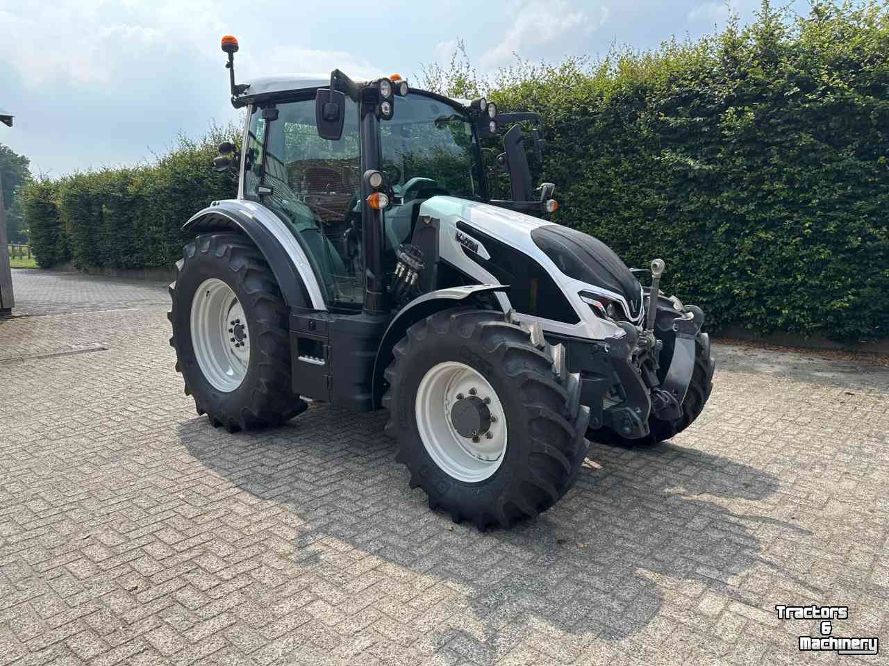 Tracteur Valtra G125