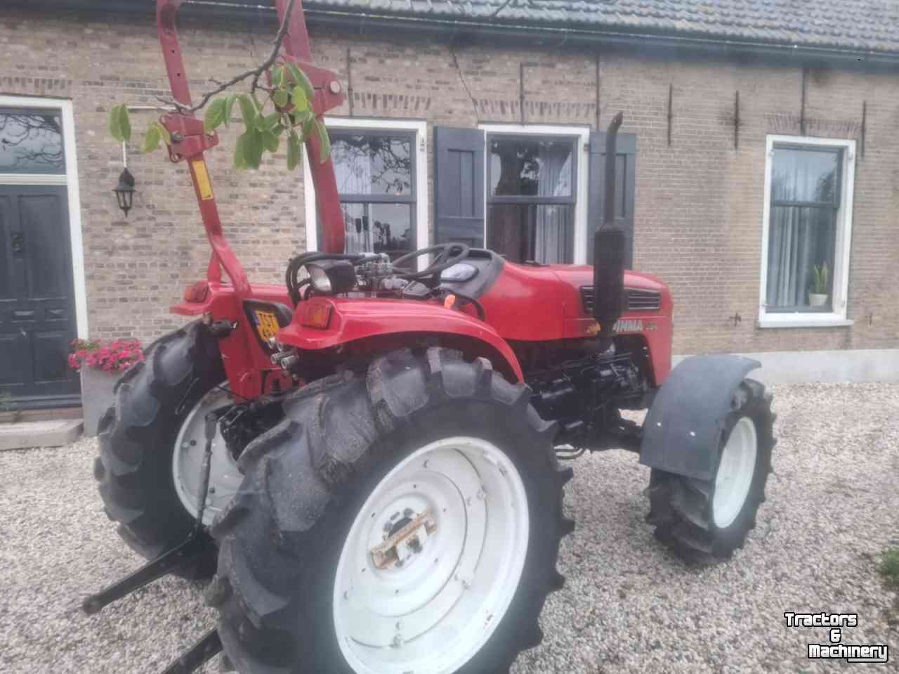 Tracteur pour horticulture  Jinma 354