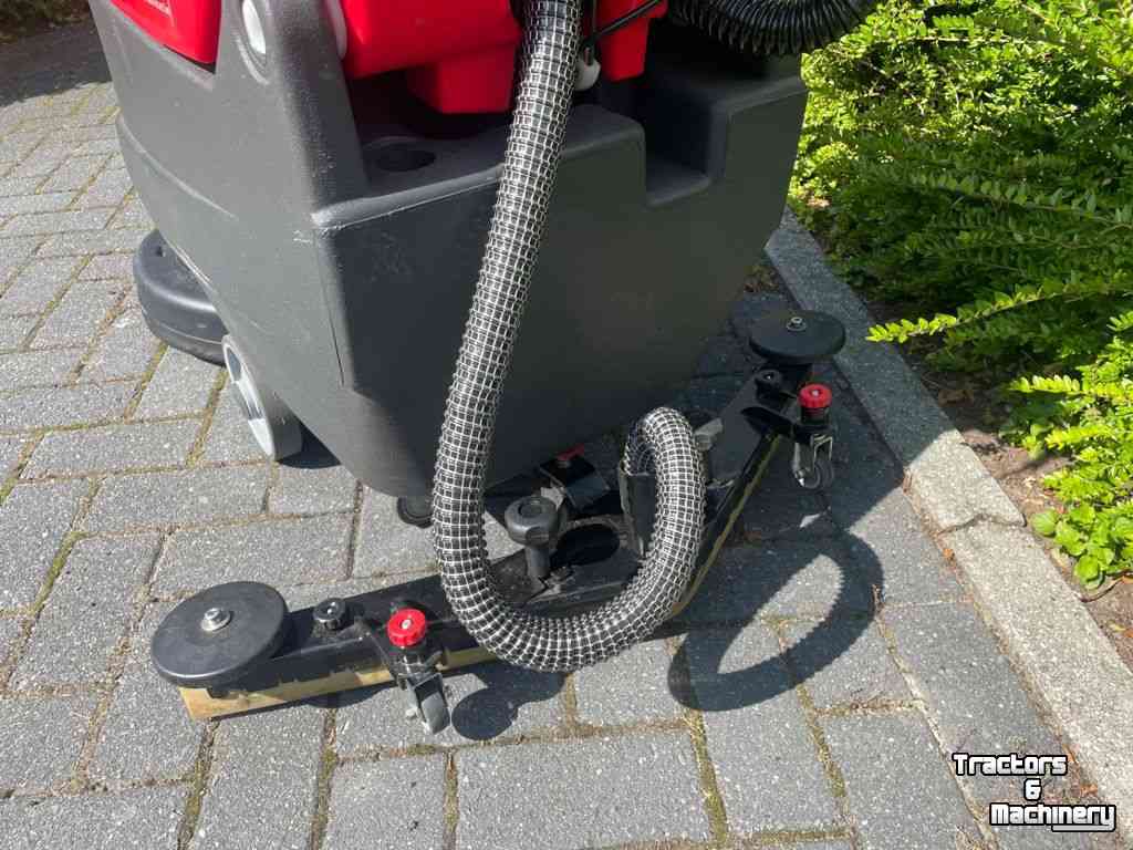 Balayeuses et balayeuses aspirantes Meclean Powerscrub Schrob/Zuigmachine