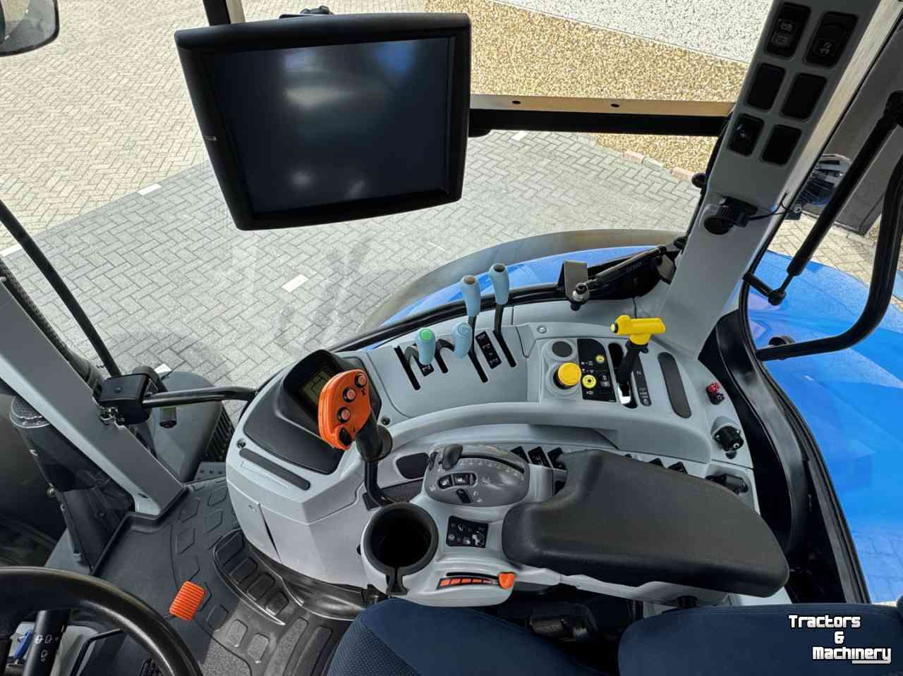 Tracteur New Holland T7.245PC Stage V Fronthef Lucht Hydr rem  GPS 50km