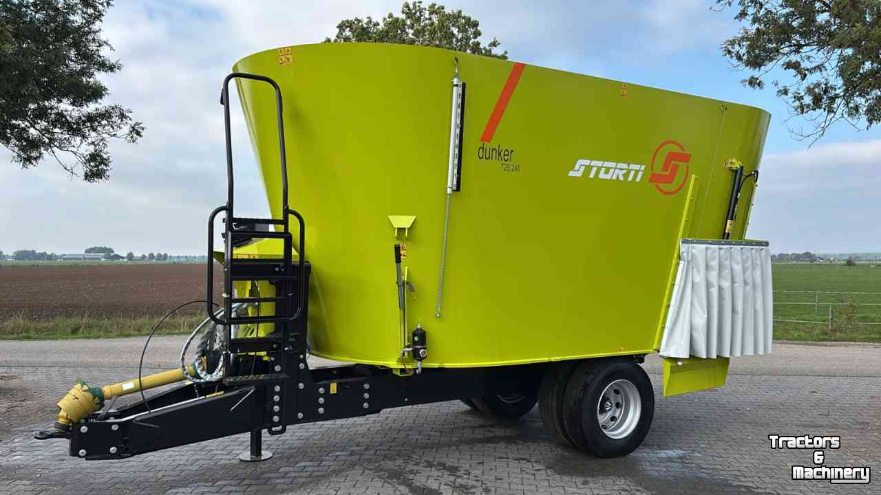 Mélangeuse Storti T2S 240 voermengwagen