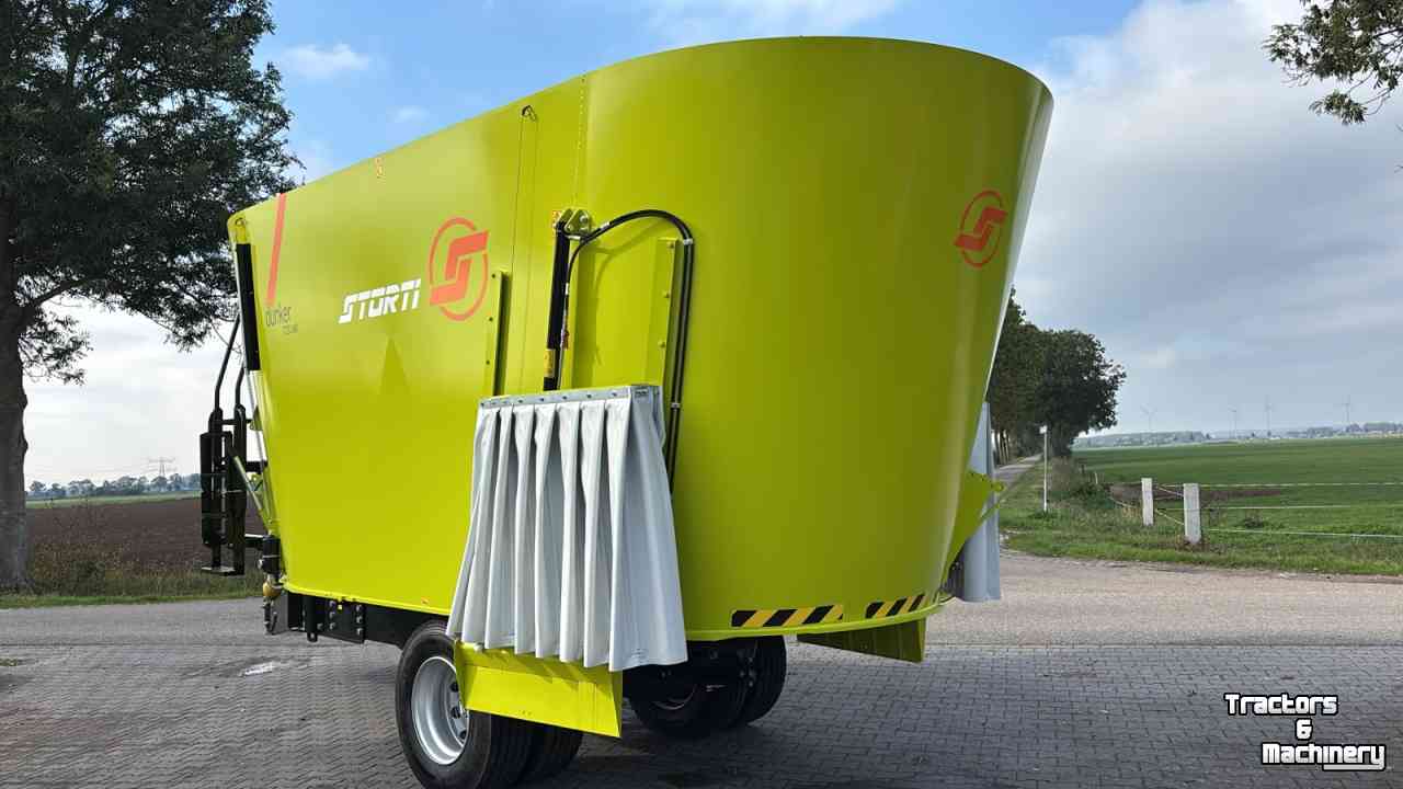 Mélangeuse Storti T2S 240 voermengwagen