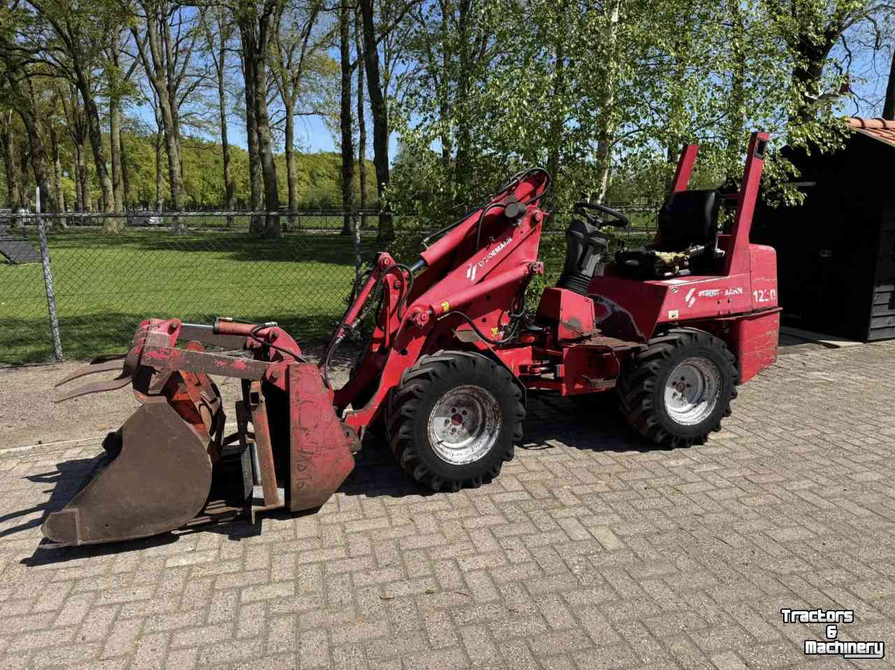 Chargeuse sur pneus Weidemann 1230 shovel met vorken bak en mestklem