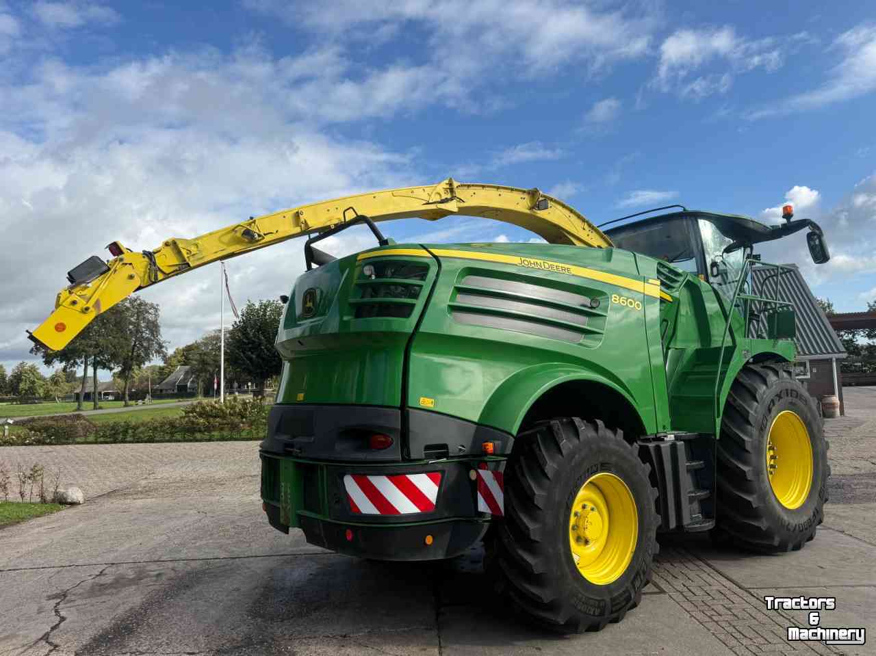 Ensileuse automotrice John Deere 8600 40 KM Korrelkneuzer Airco 4 WD Harvester Claas