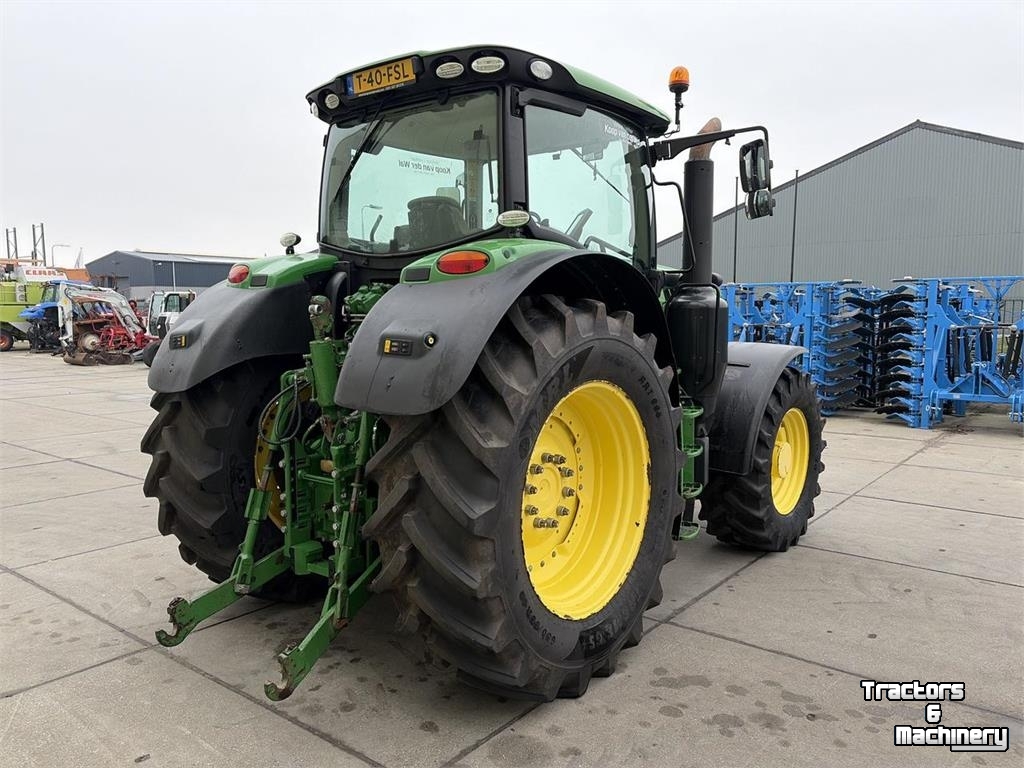 Tracteur John Deere 6215R