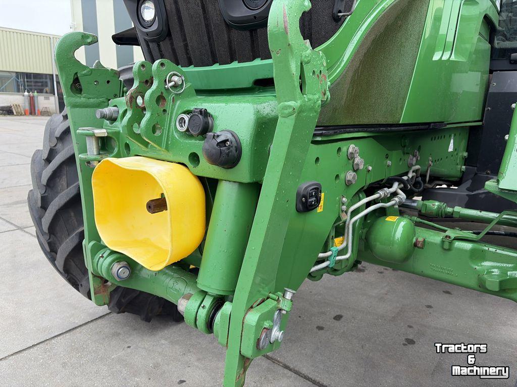 Tracteur John Deere 6215R