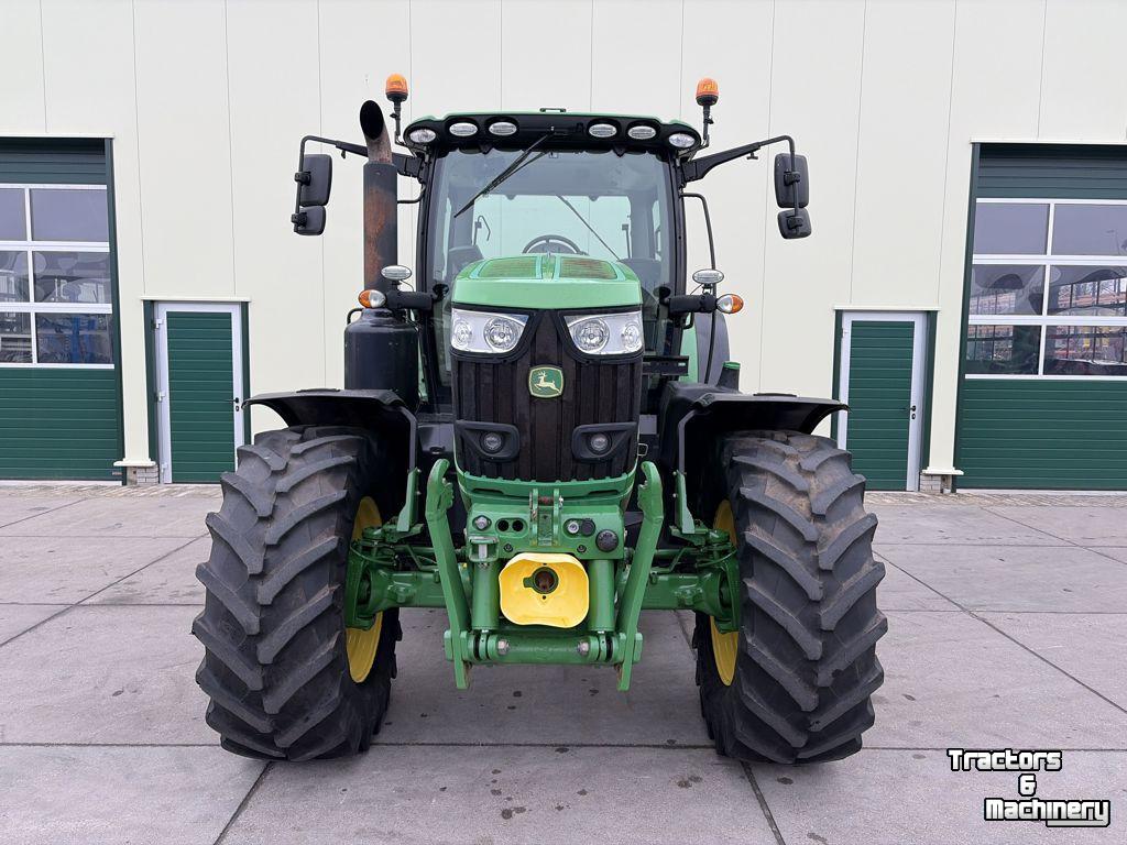 Tracteur John Deere 6215R