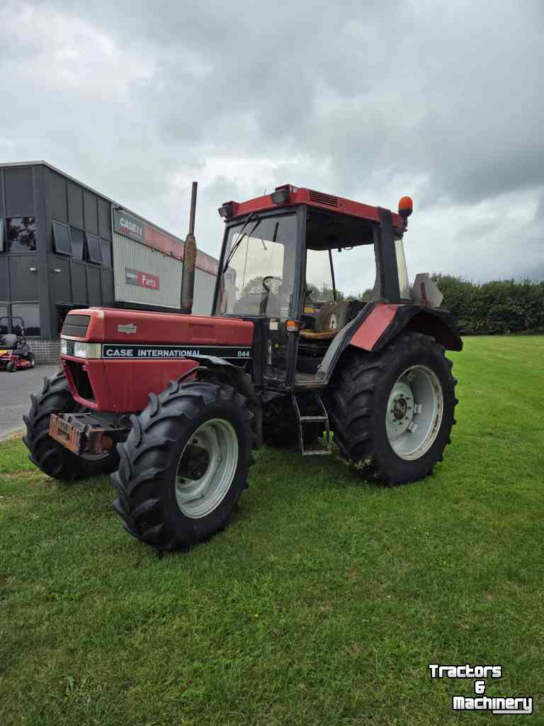 Tracteur Case-IH 844XL