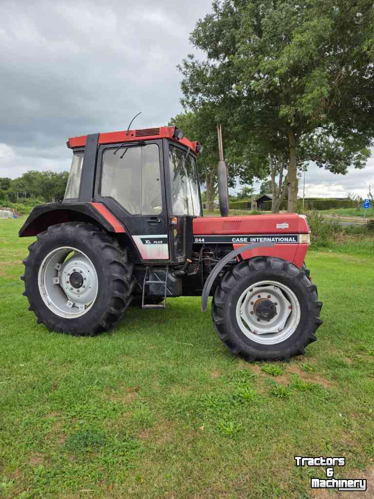 Tracteur Case-IH 844XL