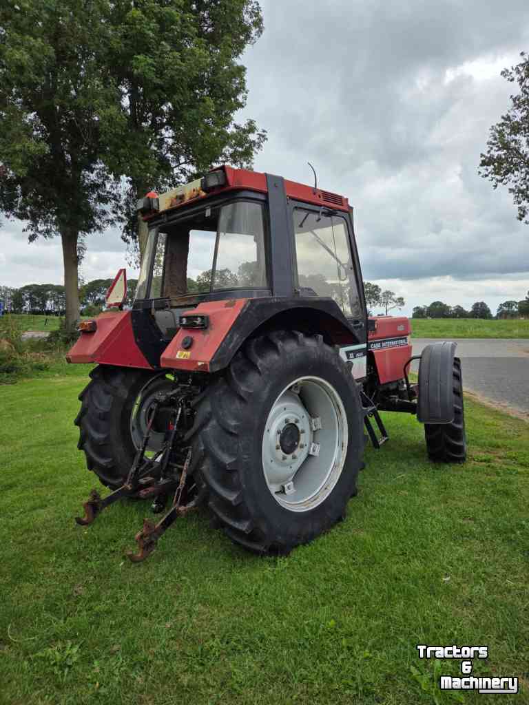 Tracteur Case-IH 844XL