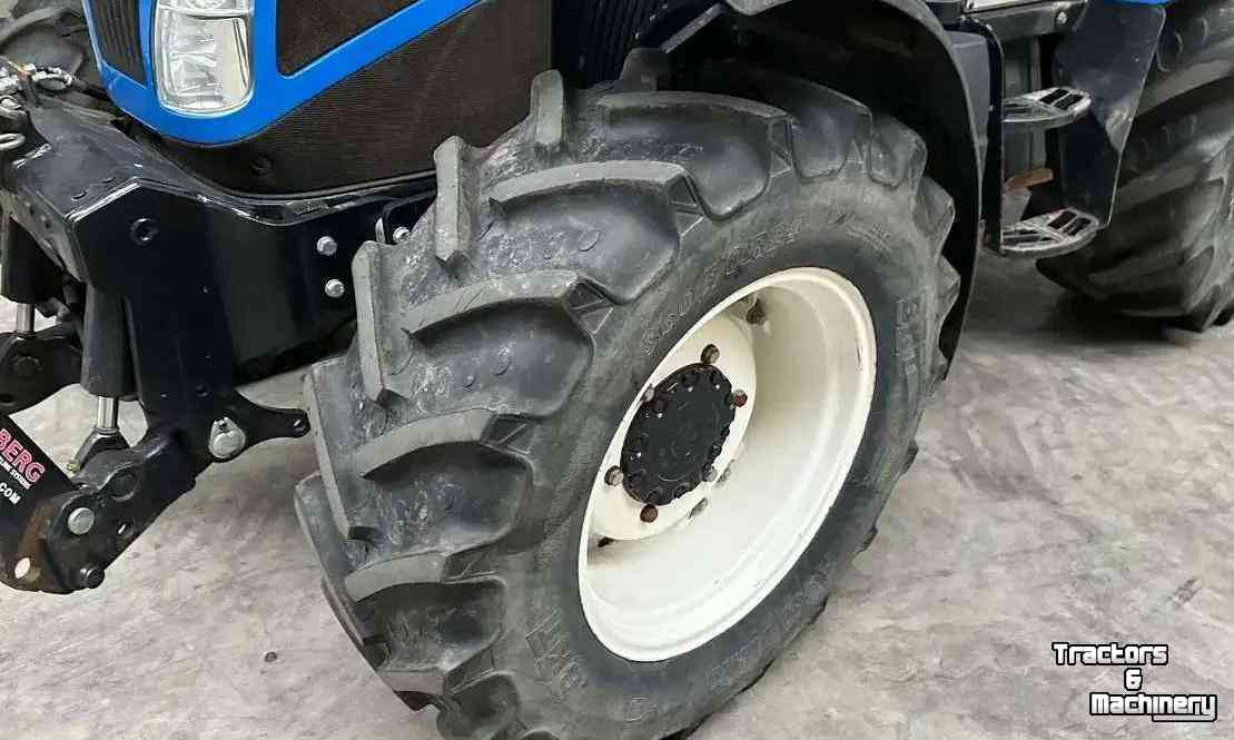 Tracteurs New Holland TD 5.65 Rops Tractor