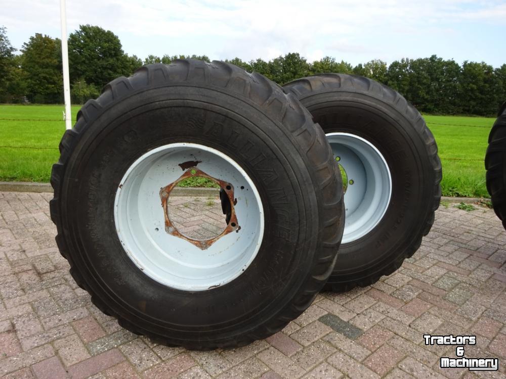 Roues, Pneus, Jantes, Barillets Jumelage Alliance Set gazonbanden op velgen