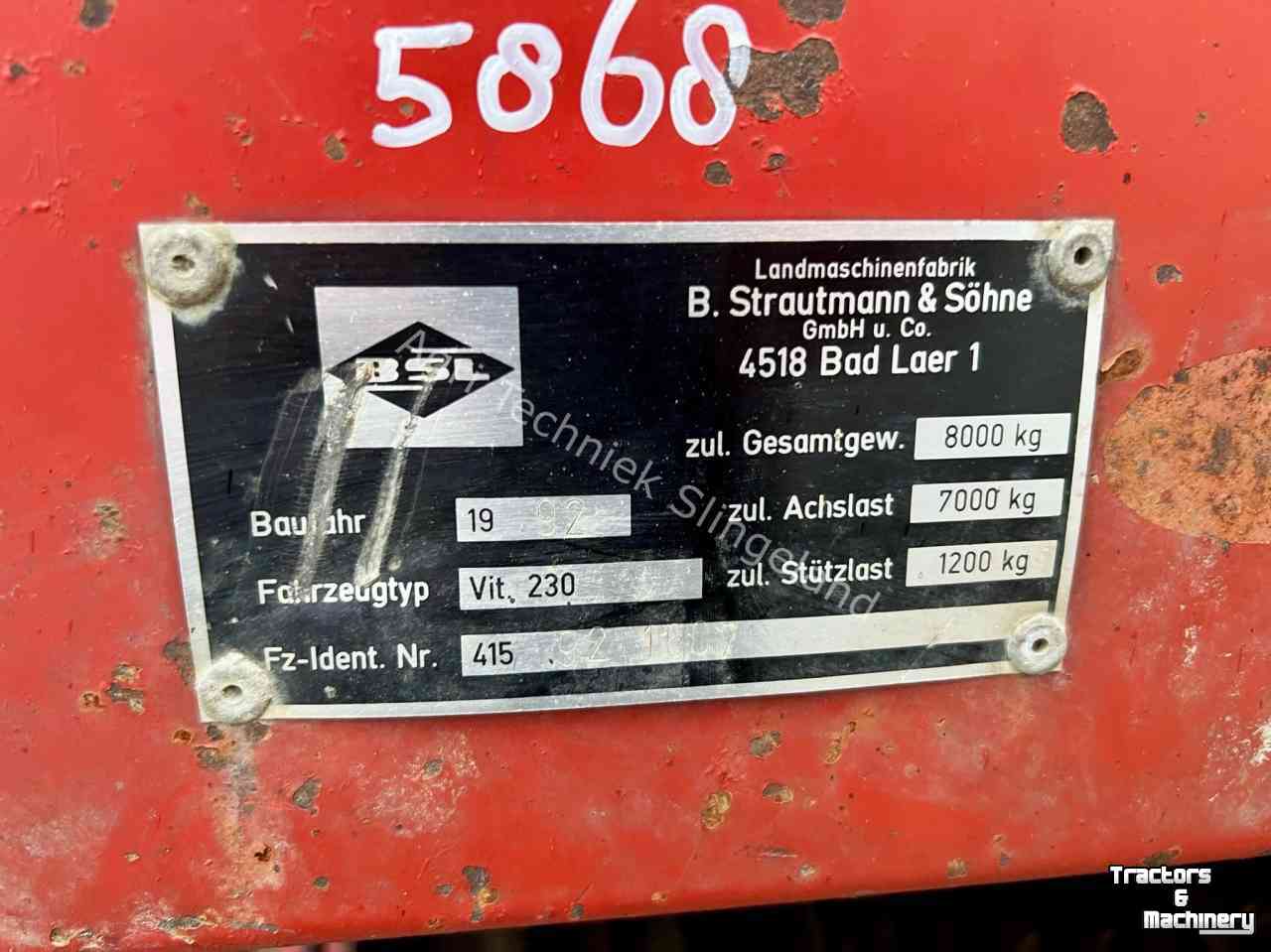 Autochargeuse Strautmann Vitesse 230 opraapwagen