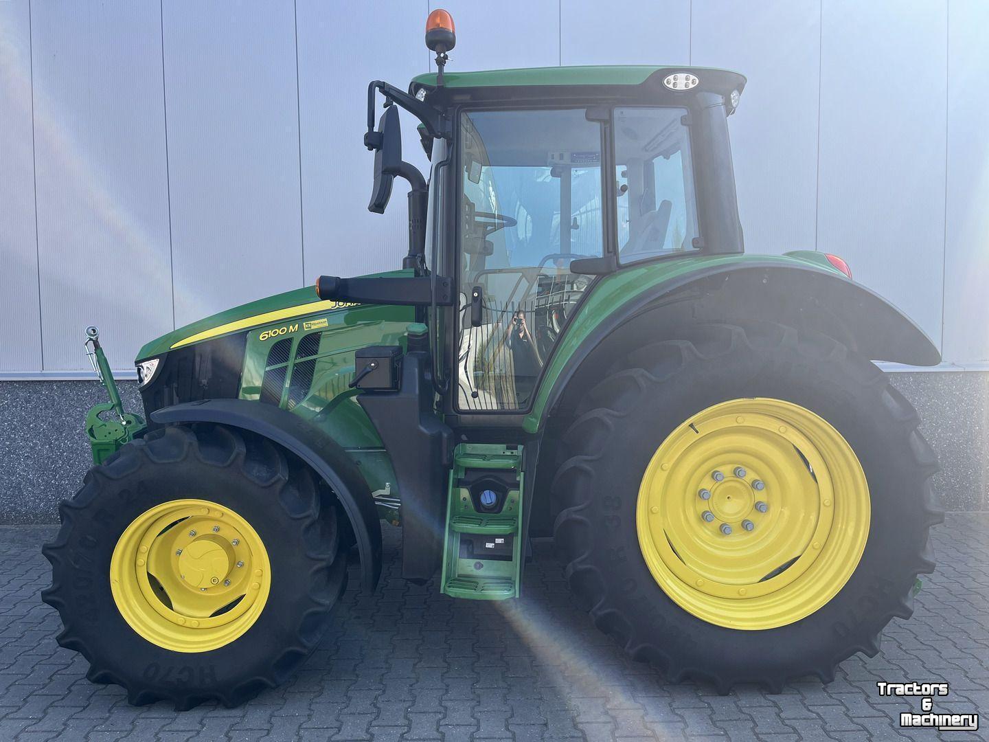 Tracteur John Deere 6100M