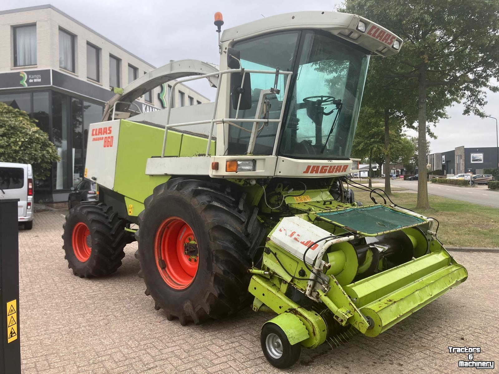 Ensileuse automotrice Claas Jaguar 860
