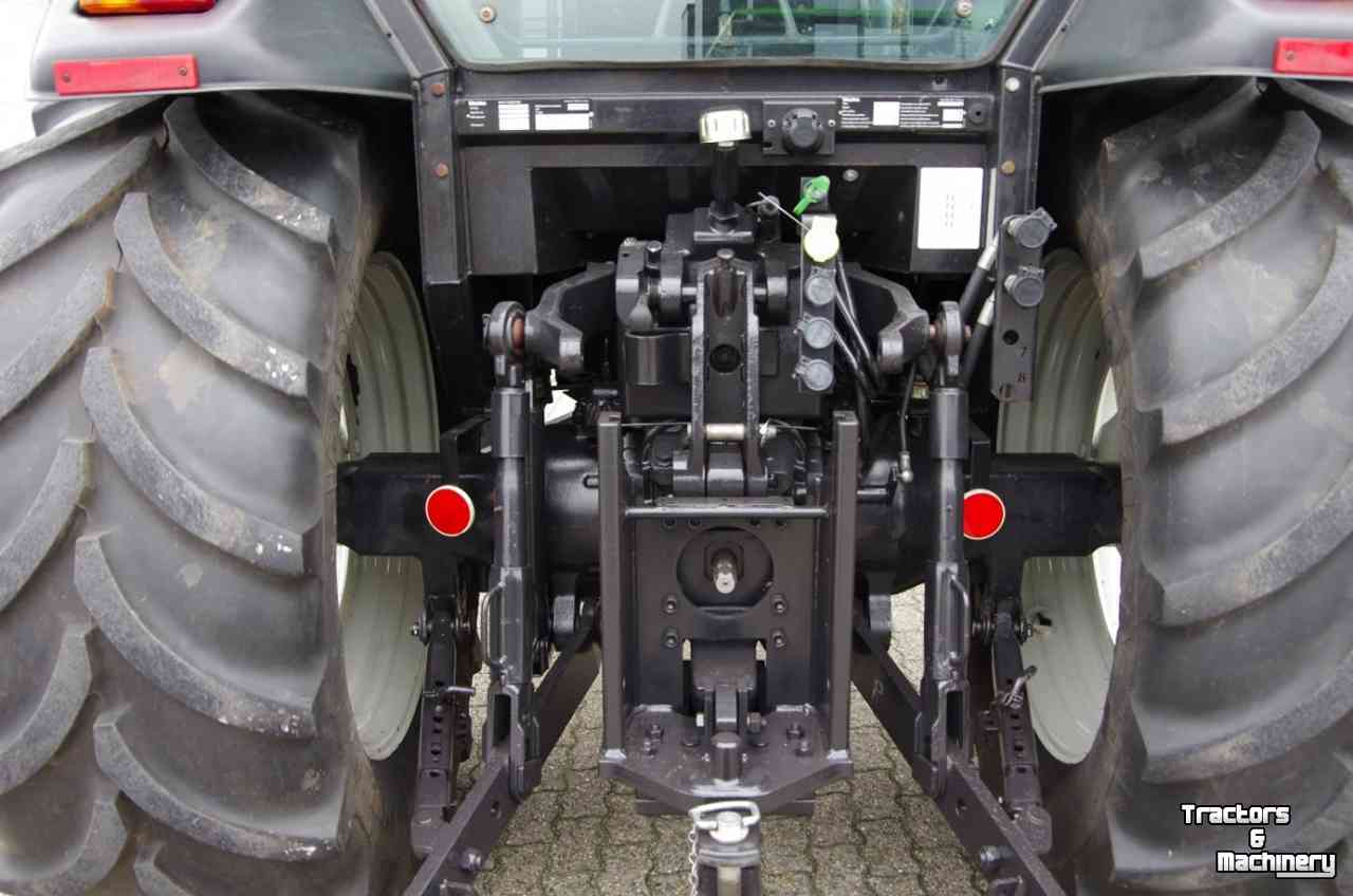 Tracteurs Valtra A82