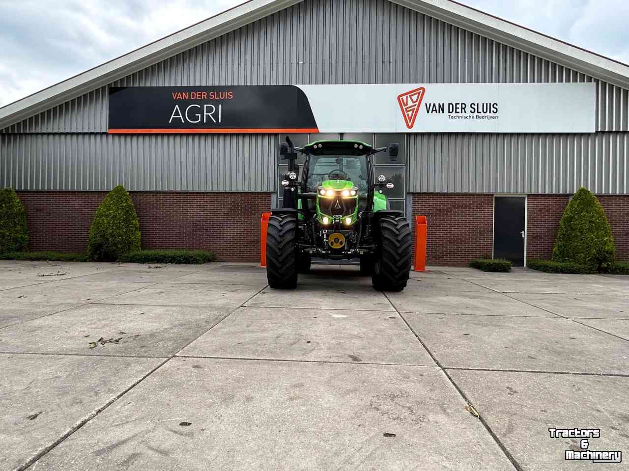 Tracteurs Deutz-Fahr Agrotron 6130.4 RV Shift