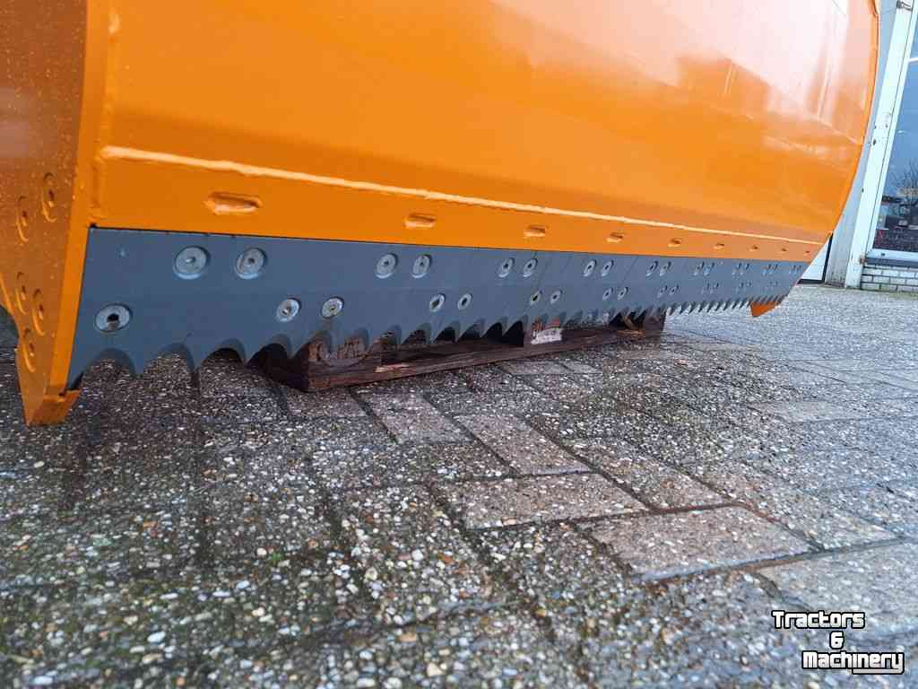 Coupe-blocs d'ensilage Flingk KHP2 1800-T