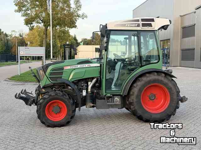 Tracteur pour vignes et vergers Fendt 208v, geveerde vooras, fronthef en pto