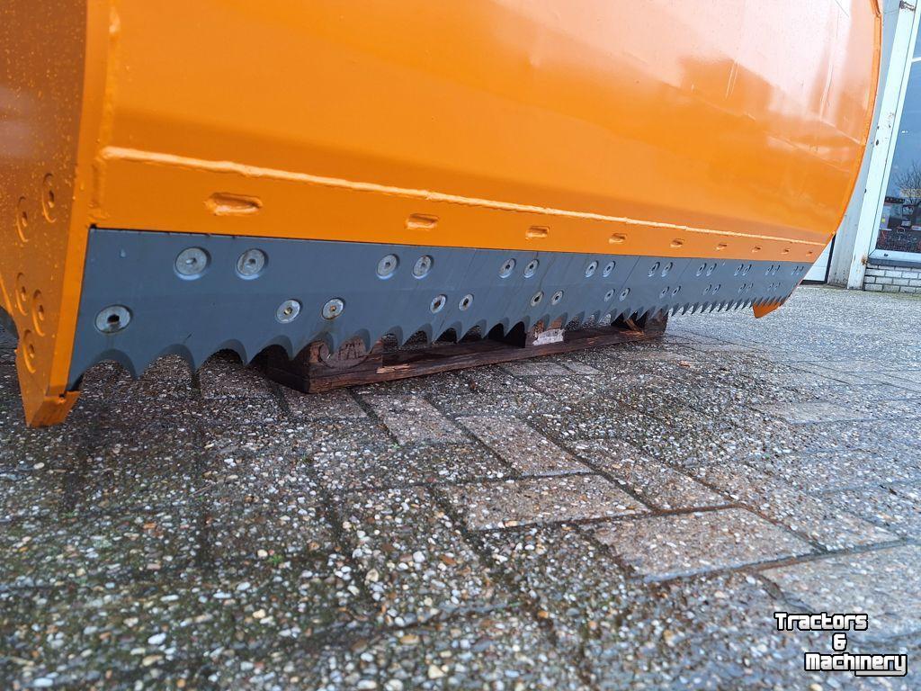 Distributeur de fourrage en bloc Flingk KHP2 1800-T