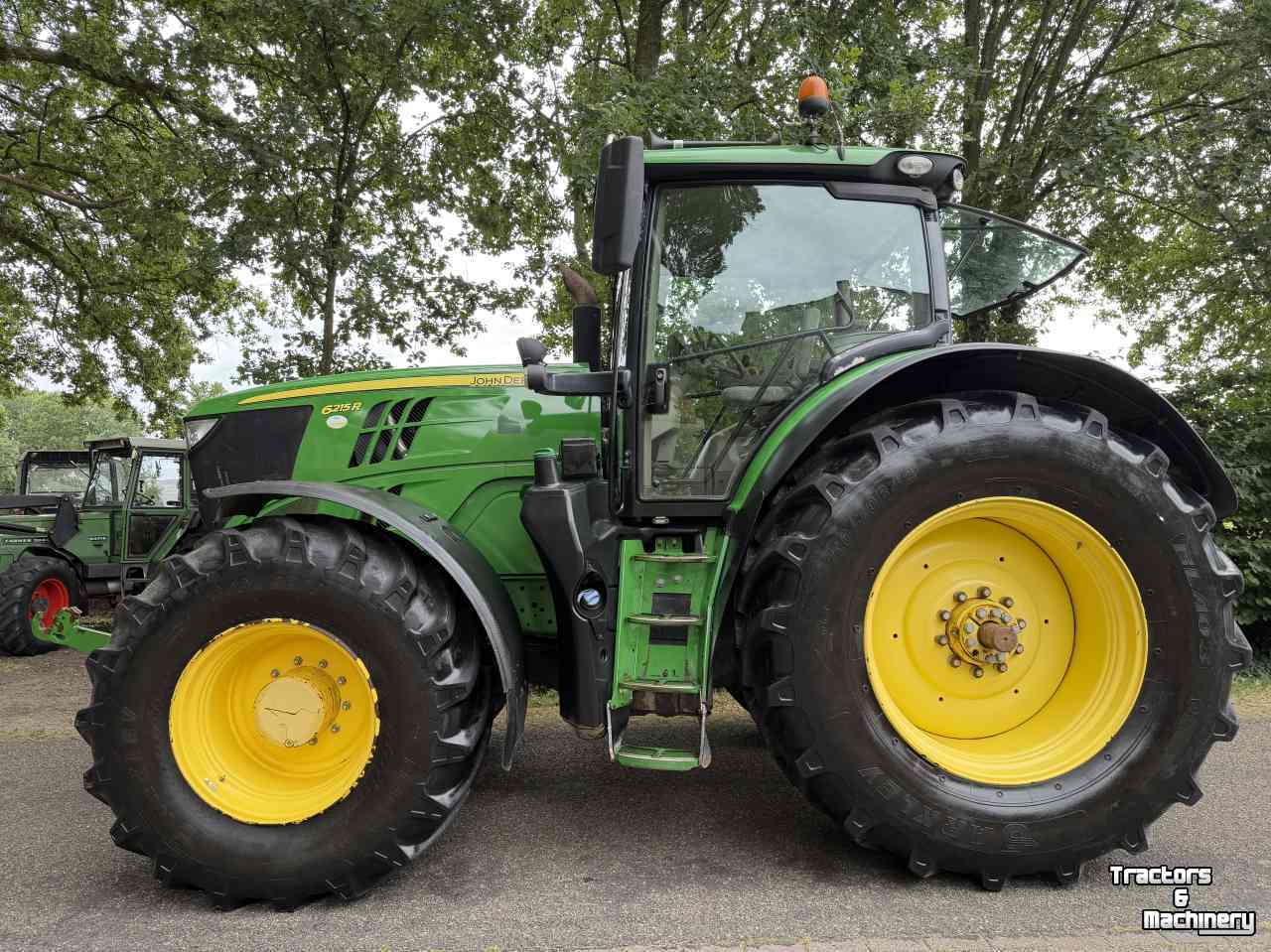 Tracteur John Deere 6215R