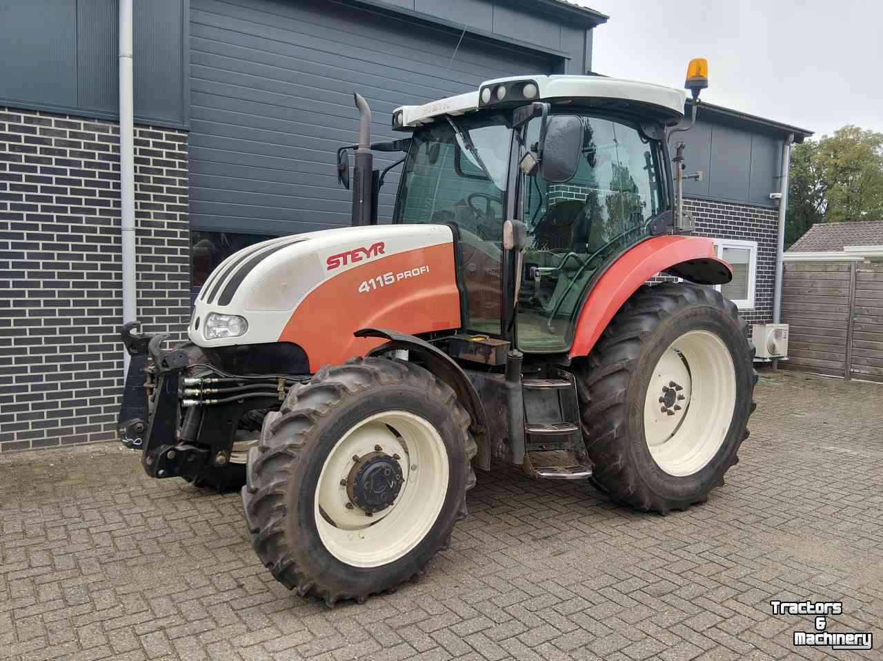 Tracteur Steyr 4115 Profi  Fronthef PTO en Kruipversnelling