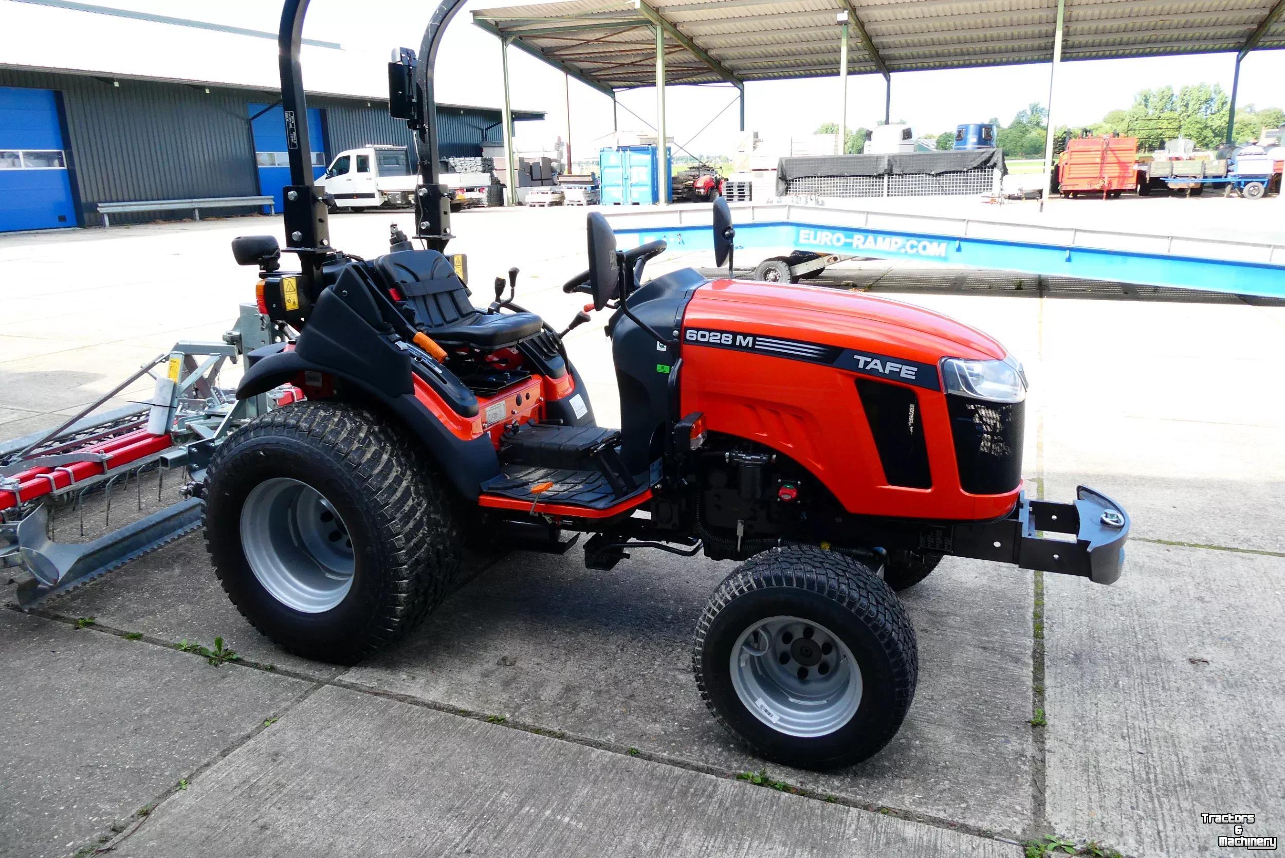 Tracteur TAFE 6028M