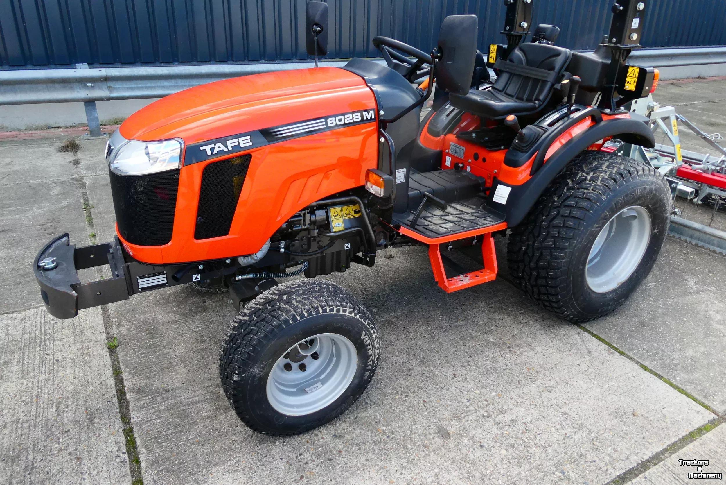 Tracteur TAFE 6028M