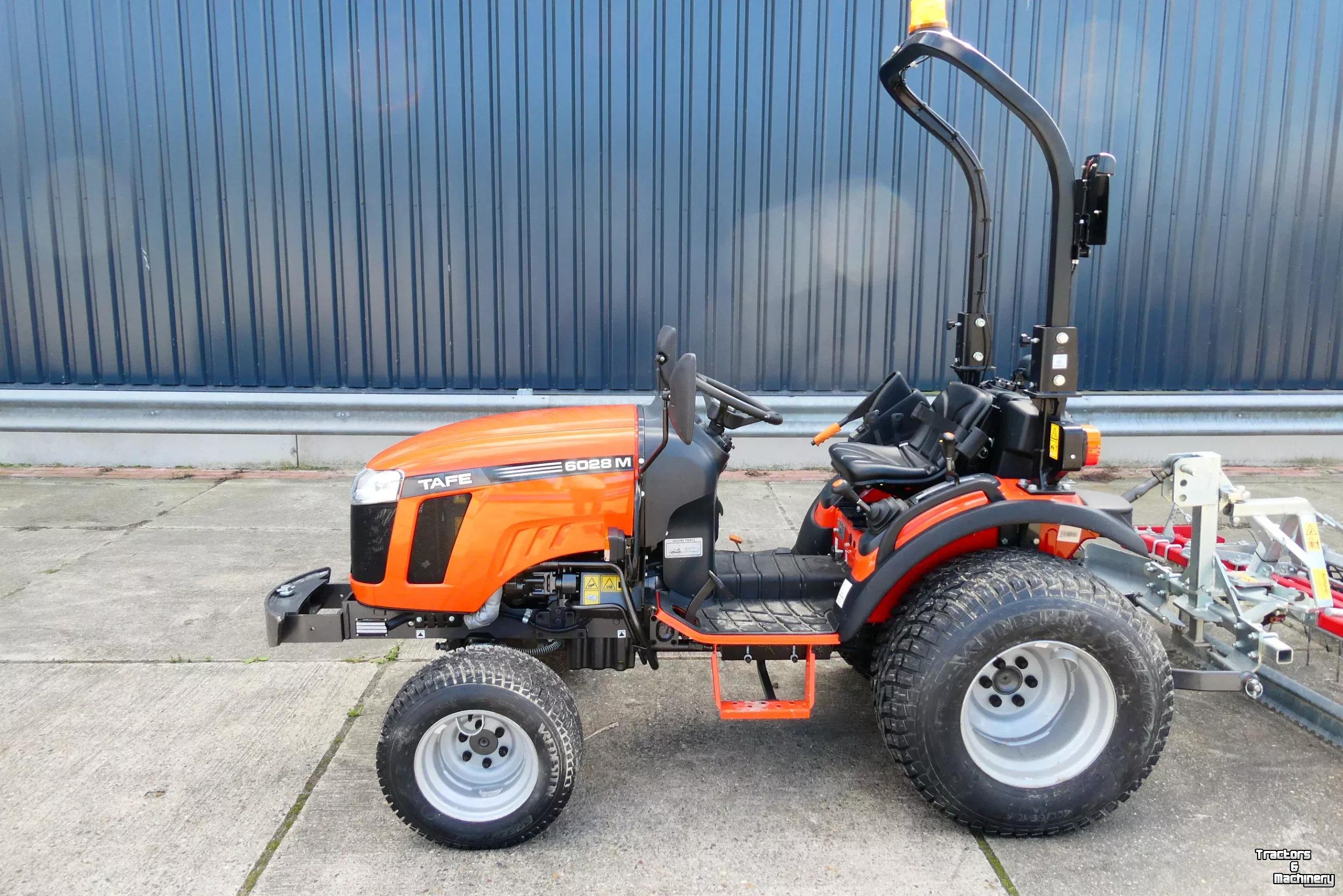 Tracteur TAFE 6028M